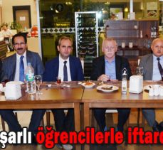 Rektör Alişarlı öğrencilerle iftarda buluştu