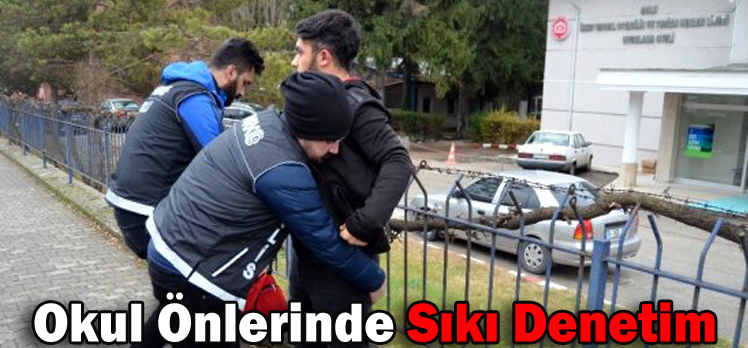 Okul Önlerinde Sıkı Denetim