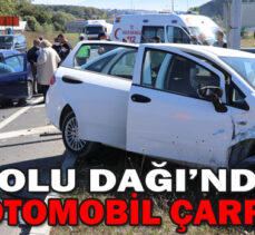 BOLU DAĞI’NDA İKİ OTOMOBİL ÇARPIŞTI