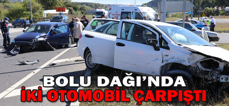 BOLU DAĞI’NDA İKİ OTOMOBİL ÇARPIŞTI